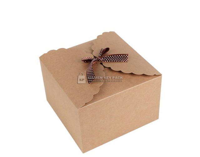 Foldable cake boxes